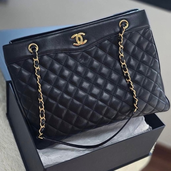 CHANEL Handbags - Chanel bag